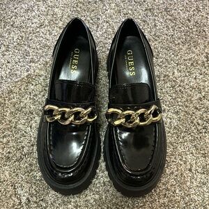 Black womens 6.5 Guess shoes